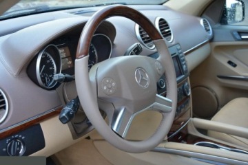 Mercedes Klasa GL X164 Off-roader Facelifting 350 BlueTEC 4MATIC 211KM 2012 Mercedes GL 350 BlueTEC 4Matic 7G-TRONIC 211KM 2012r 7 osobowy, zdjęcie 15