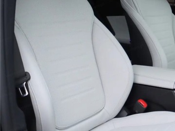 Mercedes GLC C254/X254 Coupe 2.0 300 258KM 2025 GLC Coupe 300 4-Matic AMG Line 2.0 (258KM) 2025, zdjęcie 5