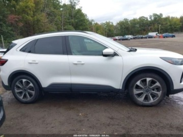 Ford Kuga III 2023 Ford Kuga 2023 r., 2,0L PLATINIUM 2.0 Benzyna 250KM, zdjęcie 13