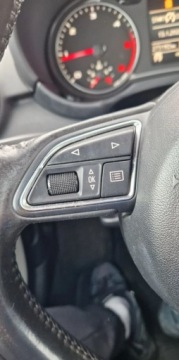 Audi A1 I Hatchback 3d 1.6 TDI 105KM 2010 Audi A1 3-drzwiowe Audi A1 3-drzwiowe 1.6 TDI Attraction 1.6 Diesel 105KM, zdjęcie 14