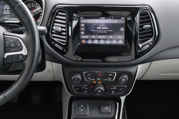 Jeep Compass II SUV 1.4 MultiAir 140KM 2018 Jeep Compass 1.4 MultiAir, Salon Polska, zdjęcie 12