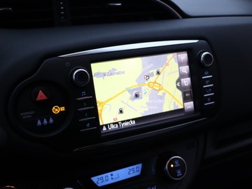 Toyota Yaris III Hatchback 5d Facelifting 2017 1.5 Dual VVT-iE 111KM 2019 Toyota Yaris 1.5 Dual VVT-i, Navi, Klima, zdjęcie 11