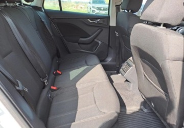 Skoda Kamiq Crossover 1.0 TSI 110KM 2022 Skoda Kamiq Skoda Kamiq Ambition 1.0 TSI 110 KM Czujniki LED Clima, zdjęcie 10