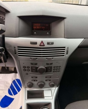 Opel Astra J Sports Tourer 1.6 Twinport ECOTEC 115KM 2010 Opel Astra LIFT 1.6i 115ps Serwisowana BezRdzy Bezwypadkowa Zadbana 1.6, zdjęcie 27