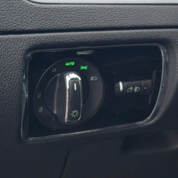 Skoda Superb II Outdoor 2.0 TDI CR DPF  140KM 2015 Škoda Superb Skoda Superb 2.0 TDI DSG Comfort, zdjęcie 25