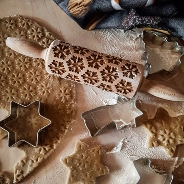 Скалка с гравировкой и узором СНЕЖИНКА, детская