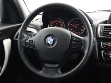 BMW Seria 1 F20-F21 Hatchback 5d Facelifting 2015 116d EfficientDynamics Edition 116KM 2016 BMW 1 116d, Klima, Klimatronic, Parktronic, zdjęcie 17