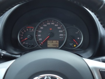 Toyota Yaris III Hatchback 5d 1.33 Dual VVT-i 99KM 2012 Toyota Yaris 1.33 Dual VVT-i, Salon Polska, zdjęcie 10