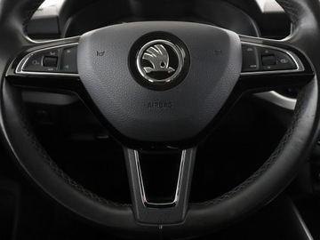 Skoda Scala Hatchback 1.0 TSI 115KM 2019 Škoda Scala Skoda Scala Klimatyzacja Kamera, zdjęcie 20