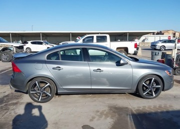 Volvo S60 II Sedan Facelifting 2.0 T6 DRIVE-E 306KM 2016 Volvo S60 2016r., T6 Drive-e R-design Platinum, 2L, od ubezpieczalni 2.0, zdjęcie 8