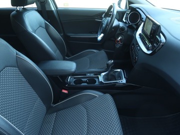 Kia Ceed III Kombi Facelifting 1.5 T-GDI 160KM 2022 Kia Ceed 1.5 T-GDI, Salon Polska, Serwis ASO, zdjęcie 8