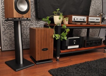 CHARIO SYNTAR 501 АКТИВНЫЙ САБВУФЕР ОРЕХ