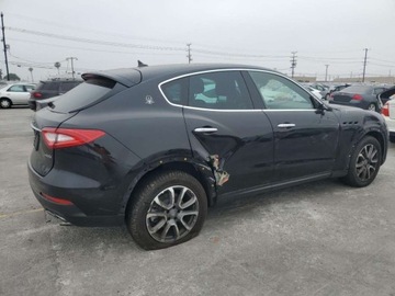 Maserati Levante 2018 Maserati Levante 2018 3.0l 3.0 Benzyna 345KM, zdjęcie 3