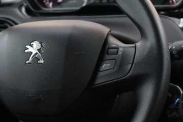 Peugeot 208 I Hatchback 5d Facelifting 1.2 PureTech 82KM 2017 Peugeot 208 1.2 PureTech, Klima, Klimatronic, zdjęcie 15