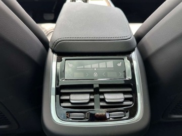 Volvo XC60 II 2025 VOLVO XC60 B5 AWD Ultra Bright Suv (264KM) 2025, zdjęcie 14