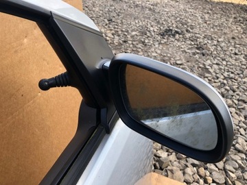 PRAVÉ ZRCÁTKO VOLKSWAGEN FOX LA7W 05-11