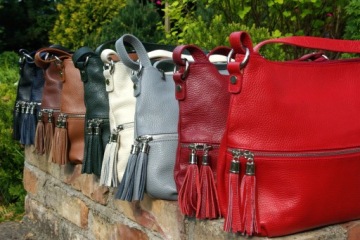 Серая итальянская кожаная сумочка