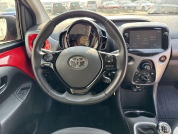Toyota Aygo II Hatchback 3d Facelifting 1.0 VVT-i 72KM 2019 Toyota Aygo 1.0 VVT-i X-play II (2014-) 1.0 VVT-i, zdjęcie 9