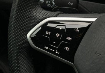 Volkswagen Arteon Fastback Facelifting 2.0 TSI 190KM 2021 Volkswagen Arteon Shooting Brake R-Line Pakiety, Podgrzewane 4 fotele, AC, zdjęcie 21