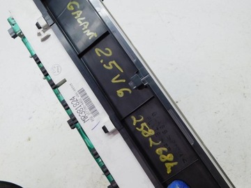 MITSUBISHI GALANT VIII 2.5 96-06 PŘÍSTROJOVÁ DESKA MR381824