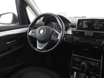 BMW Seria 2 F22-F23-F45-F46 Active Tourer 220d 190KM 2015 BMW 220 2.0D Automat xDrive Active Tourer, zdjęcie 15