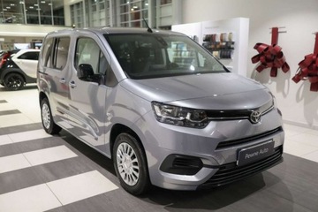 Toyota 2023 Toyota Proace City Verso City Verso 1.5 D-4D Business 1.5 Diesel 102KM, zdjęcie 2