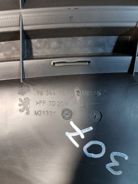 DESKA ROZDĚLOVAČE KONZOLA KOKPIT PEUGEOT 307