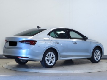 Skoda Octavia IV Liftback 1.5 TSI EVO 150KM 2026 SKODA Octavia Drive Essence 1.5 TSI mHEV DSG Sedan 150KM 2026, zdjęcie 2