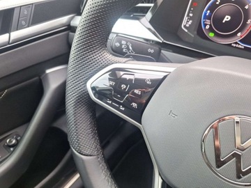Volkswagen Arteon Fastback Facelifting 2.0 TDI 200KM 2022 Volkswagen Arteon serwis ASO 2.0TDI 200KM pakiety AppConnect kamera grz.sz, zdjęcie 19