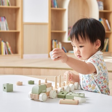 VIGA PolarB ДЕРЕВЯННЫЙ ПОДНОС С ДЕРЕВЯННЫМИ БЛОКАМИ-ПАЗЗЛАМИ