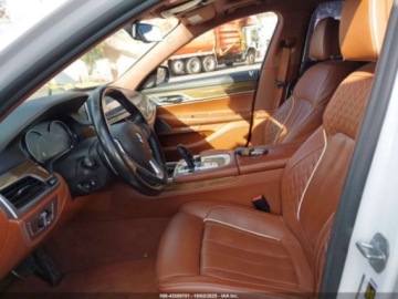 BMW Seria 7 G11-G12 2018 BMW Seria 7 740i 2018 3.0l 3.0 Benzyna 320KM, zdjęcie 9