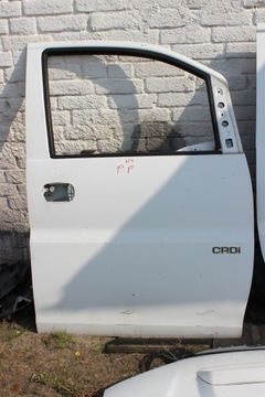 DVEŘE PRAVÝ PŘEDNÍ HYUNDAI H1