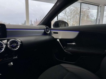 Mercedes CLA C118/X118 Shooting Brake Facelifting 1.3 200 163KM 2023 Mercedes-Benz CLA AMG Line 1 wlasciciel Salon Polska FV 23 gwarancja, zdjęcie 25