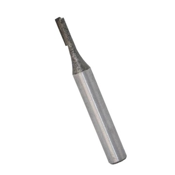 1/ Chwyt z węglików spiekanych z pojedynczym rowkiem prostym