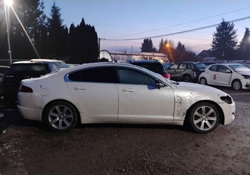 Jaguar XF I Sedan 3.0D V6 210KM 2010 Jaguar XF 2010r, 3.0 Diesel. AUTOMAT. Lekko uszkodzony prawy przod. 3.0, zdjęcie 19