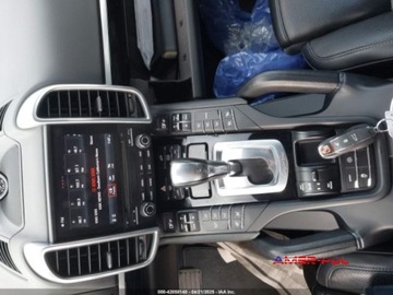 Porsche Cayenne III 2018 Porsche Cayenne 2018 3.6L V-6 AWD 3.6 Benzyna 300KM, zdjęcie 15