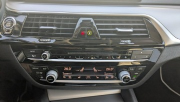 BMW Seria 5 G30-G31 Touring 520d 190KM 2018 BMW 520 190PS OPŁACONY Bezwypadkowy Automat, zdjęcie 24