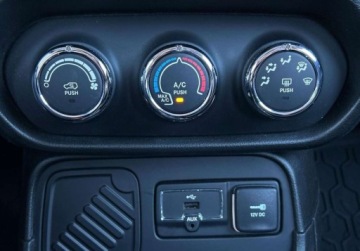 Jeep Renegade SUV 1.6 E-TorQ 110KM 2016 Jeep Renegade Longitude, Tempomat, Czujniki parkowania, Salon Polska 1.6, zdjęcie 24