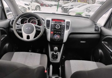 Kia Venga Mikrovan 1.4 DOHC CVVT 90KM 2011 Kia Venga 2011r, 1.4 Benzyna. Lekko uszkodzony lewy tyl. Jezdzi 1.4 90KM, zdjęcie 5