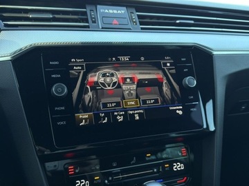 Volkswagen Passat B8 Variant Facelifting 2.0 TDI SCR 200KM 2022 Volkswagen Passat R-Line 4Mot. HarmanKardon LED Matrix Hak Kamera Cofania, zdjęcie 32