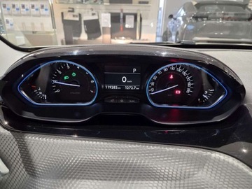 Peugeot 2008 I SUV Facelifting 1.2 PureTech 110KM 2018 Peugeot 2008 1.2 Pure Tech 110KM Allure EAT6 SalonPL Gwarancja Dealer 1.2, zdjęcie 15