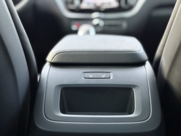 Volvo XC60 II Crossover Plug-In Facelifting 2.0 T6 350KM 2024 Volvo XC 60 T6 Plug-In Hybrid | Plus Dark | ASO |, zdjęcie 20