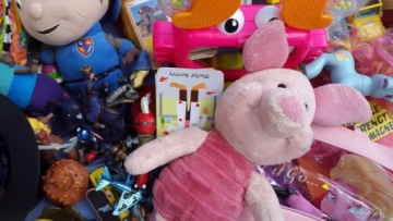 OUTLET Toys Игры Талисманы - оптом по весу 1 кг.