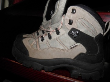 ВОДОНЕПРОНИЦАЕМЫЕ ТРЕККИНГОВЫЕ ОБУВИ NORRONA 40 р.