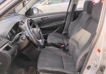 Suzuki Swift V Hatchback 5d 1.2 VVT 94KM 2013 Suzuki Swift 2013r, 1.2 Benzyna. Lekko uszkodzony lewy przod. Jezdzi. 1.2, zdjęcie 6