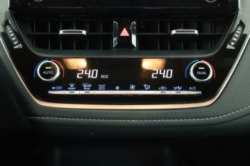 Toyota Corolla XII TS Kombi 1.8 Hybrid 122KM 2019 Toyota Corolla 1.8 Hybrid, Salon Polska, Automat, zdjęcie 9