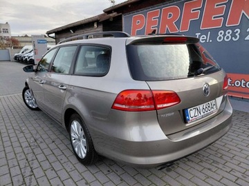 Volkswagen Passat B7 Variant 2.0 TDI CR DPF BlueMotion 140KM 2014 Volkswagen Passat Grzane fotele Klimatronik 2xPDC Alu Tempomat Hak 2.0, zdjęcie 4