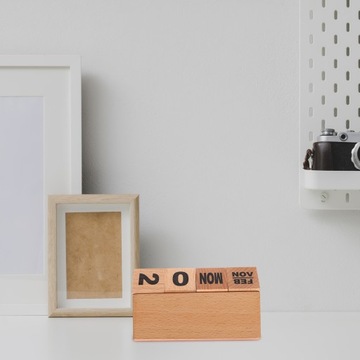 ПРОСТОЙ СТОЛ-КАЛЕНДАРЬ ДАТА БЛОКИ ОФИСНЫЕ УКРАШЕНИЯ МАЛЕНЬКОЕ ДЕРЕВЕНСКОЕ ЗДАНИЕ