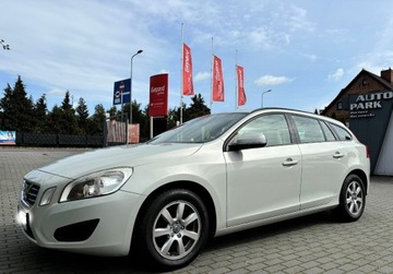 Volvo V60 I Kombi 1.6 DRIVe 115KM 2011 Volvo V60 Volvo V60 I D2 Momentum, zdjęcie 4