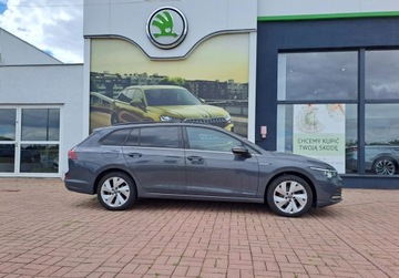 Volkswagen Golf VIII Variant 1.5 TSI 150KM 2021 Volkswagen Golf STYLE 1.5 TSI 150KM Czujniki Tempomat LED Clima ASO, zdjęcie 2